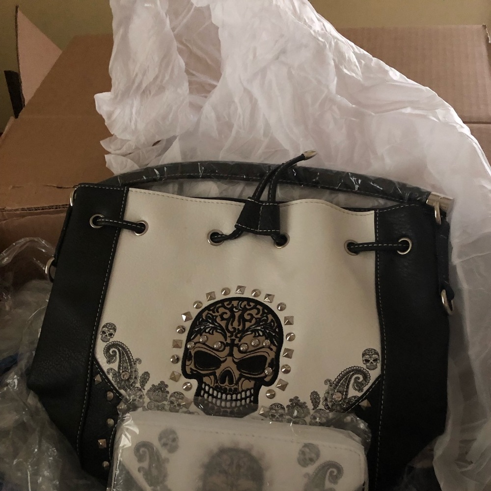 Skull purse